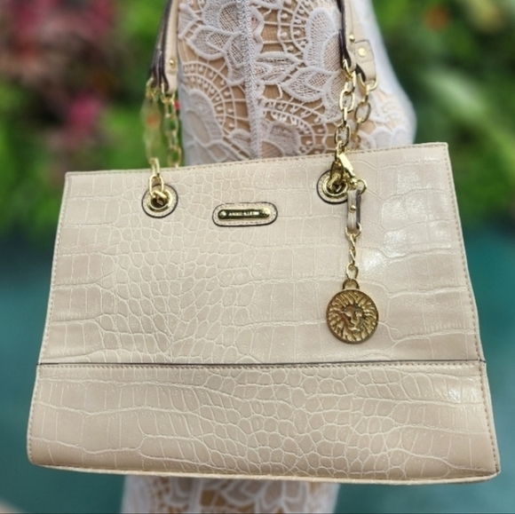 Anne Klein Cream and Gold hardware Faux Alligator Shoulder bag in EUC! - Picture 1 of 15